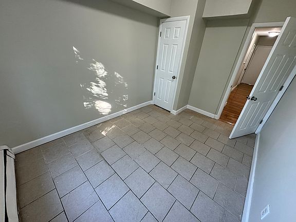 3rd image of 246 Roseville Ave #4BB