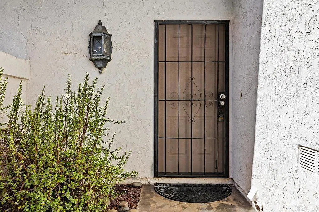 3 bed, 2.5 bath, 1501 sqft, $4,950 — Photo 3