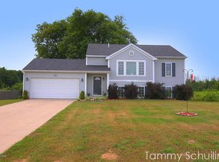14627 Ivorystone Dr NE, Cedar Springs, MI