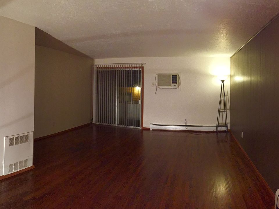 2nd image of 1214 W. 10th