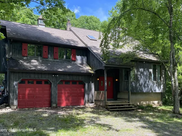 37 Salem View Dr, Waymart, PA 18472