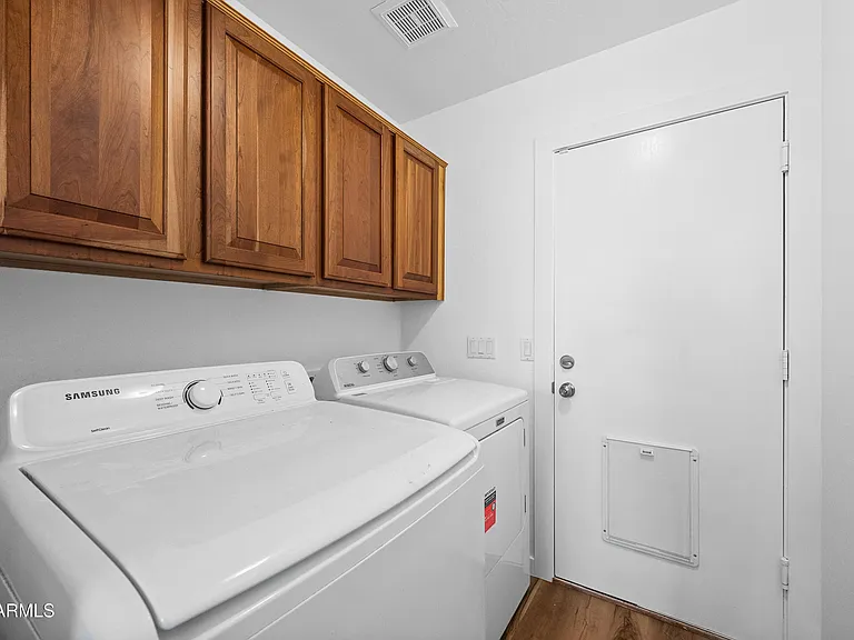 1331 N Kingston St — Photo 26