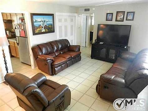 5th image of 317 Kelvin Ave