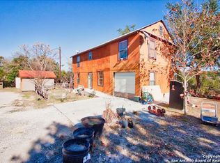 206 9th St, Blanco, TX 78606