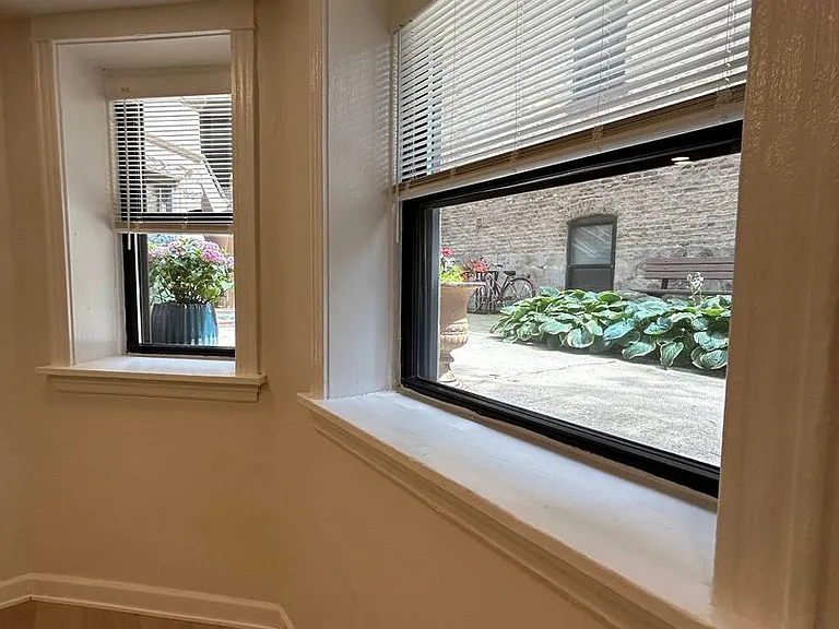 725 S Loomis St — Photo 4