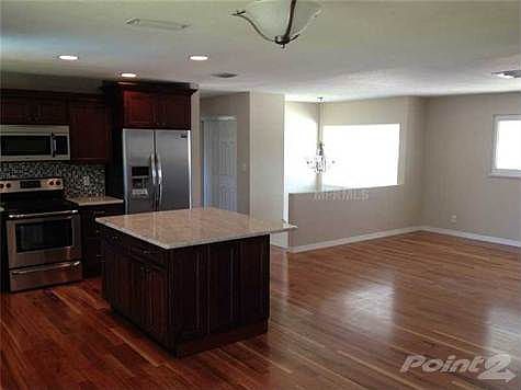 4th image of 8820 Pinehurst Dr
