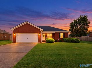 104 Ivy Darlene Dr, New Market, AL 35761