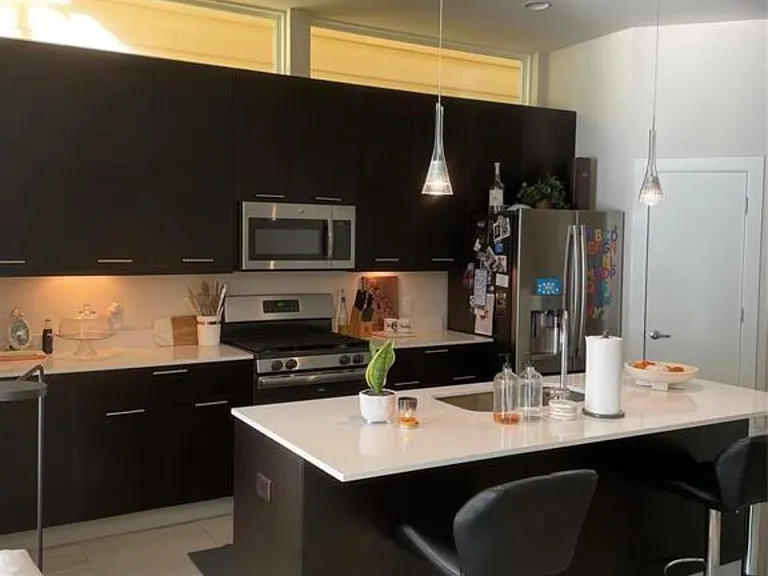 5204 Hershe St #B — Photo 3