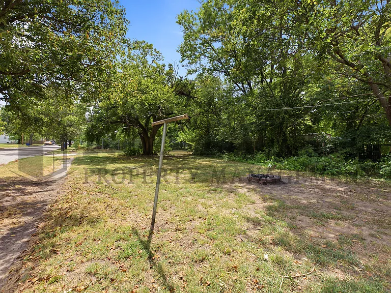 2301 W 3rd St N — Photo 5