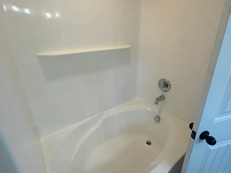 111 Castanet Ct — Photo 46