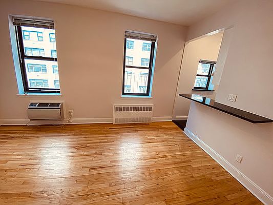 2nd image of 370 E 69th St APT 6C