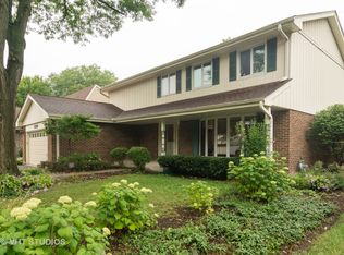 1220 E Vargo Ln, Arlington Heights, IL 60004
