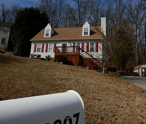 3rd image of 2307 Woods End Ln