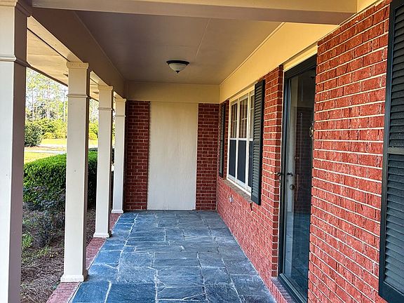 3rd image of 304 Azalea Blvd