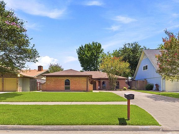 3rd image of 730 Seacliff Dr