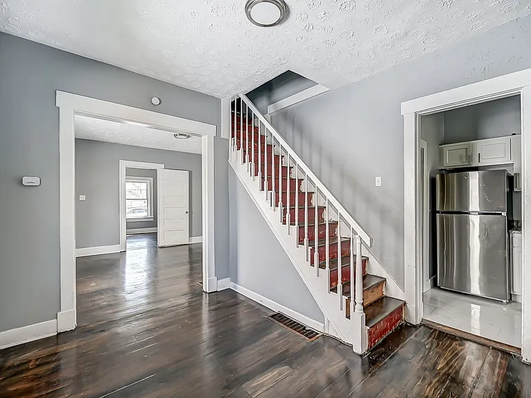 1257 Leonhard St — Photo 11