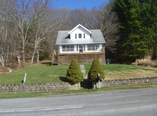 852 Sewell St S, Rainelle, WV 25962