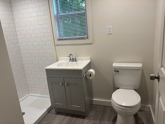 5th image of 53 Lake Mills Rd #2