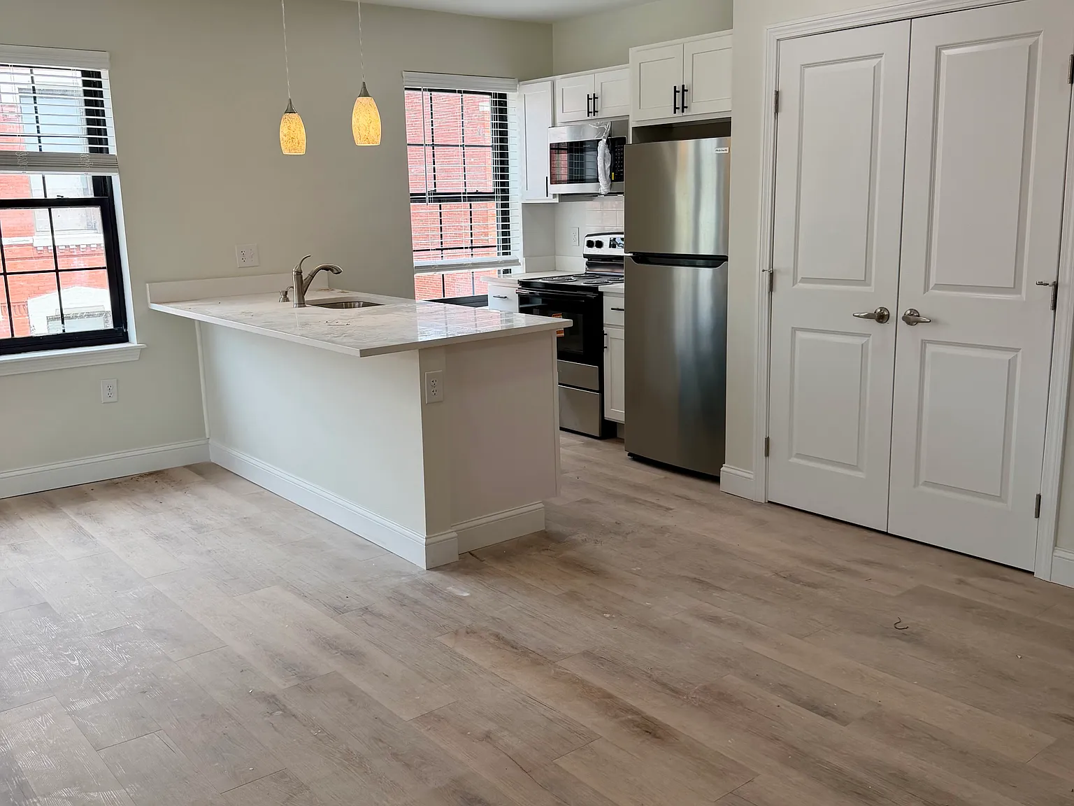 1 bed, 1.0 bath, $3,295 — Photo 2