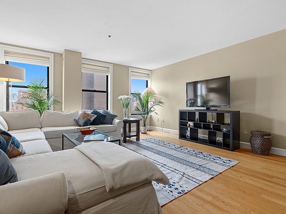 3rd image of 1723 Washington St APT 410
