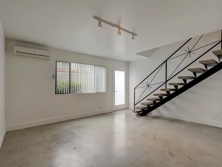 208 S Avenue 58 #3 — Photo 7