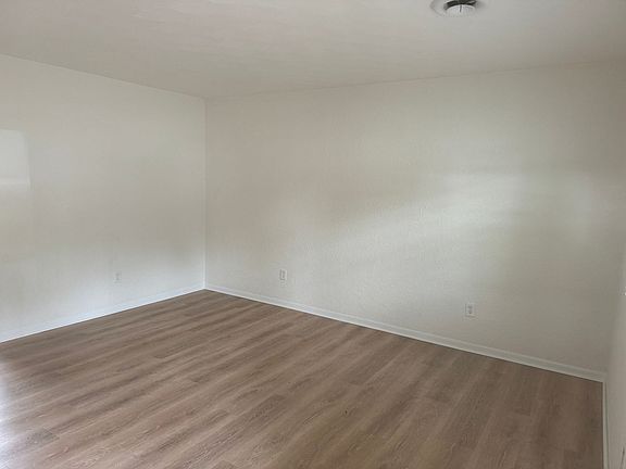 4th image of 4326 W Bethany Dr