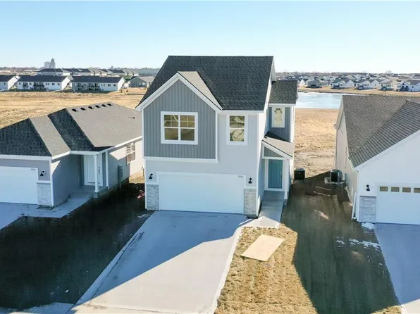 8794 SW 10th St, Blue Springs, MO 64064