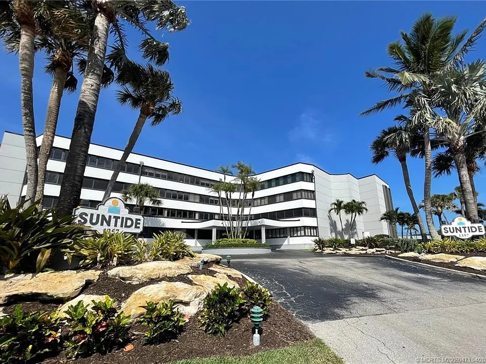 1357 NE Ocean Blvd #106