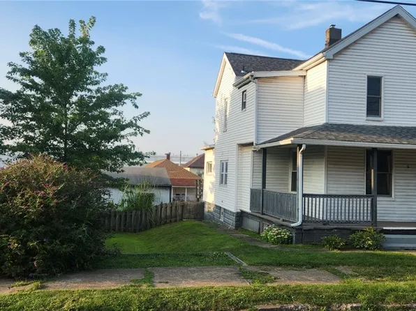 208 Division Ave, Ellwood City, PA 16117