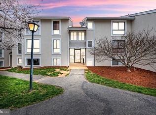 5758 Village Green Dr UNIT 9/5758B, Alexandria, VA 22309