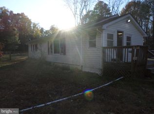 983 Lakeview Dr, Colonial Beach, VA 22443