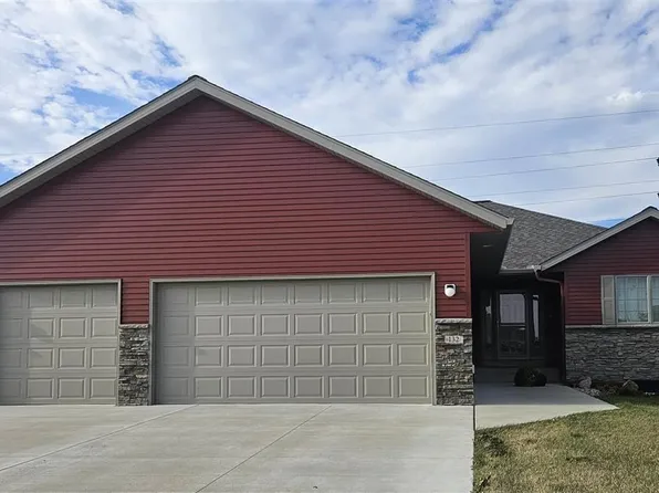 132 Bear Path Dr, Mankato, MN 56001