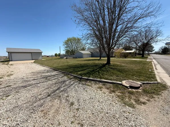 511 Webb St, Ellsworth, KS 67439