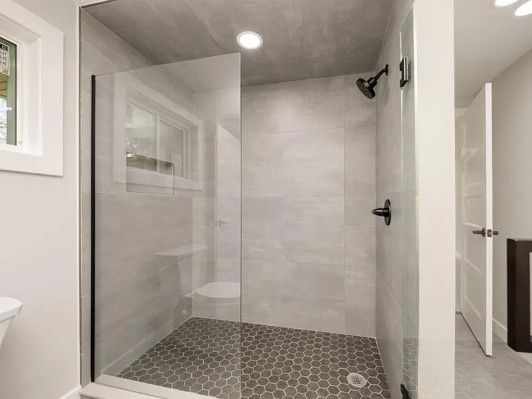 5240 Clarendon Crest St — Photo 26