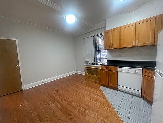 1st image of 115 W 71st St APT 1