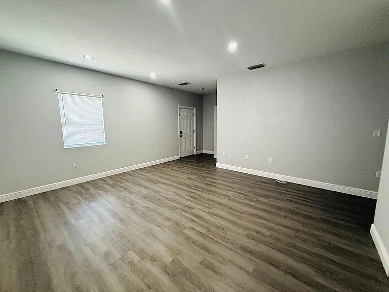 4203 E Yukon St — Photo 11