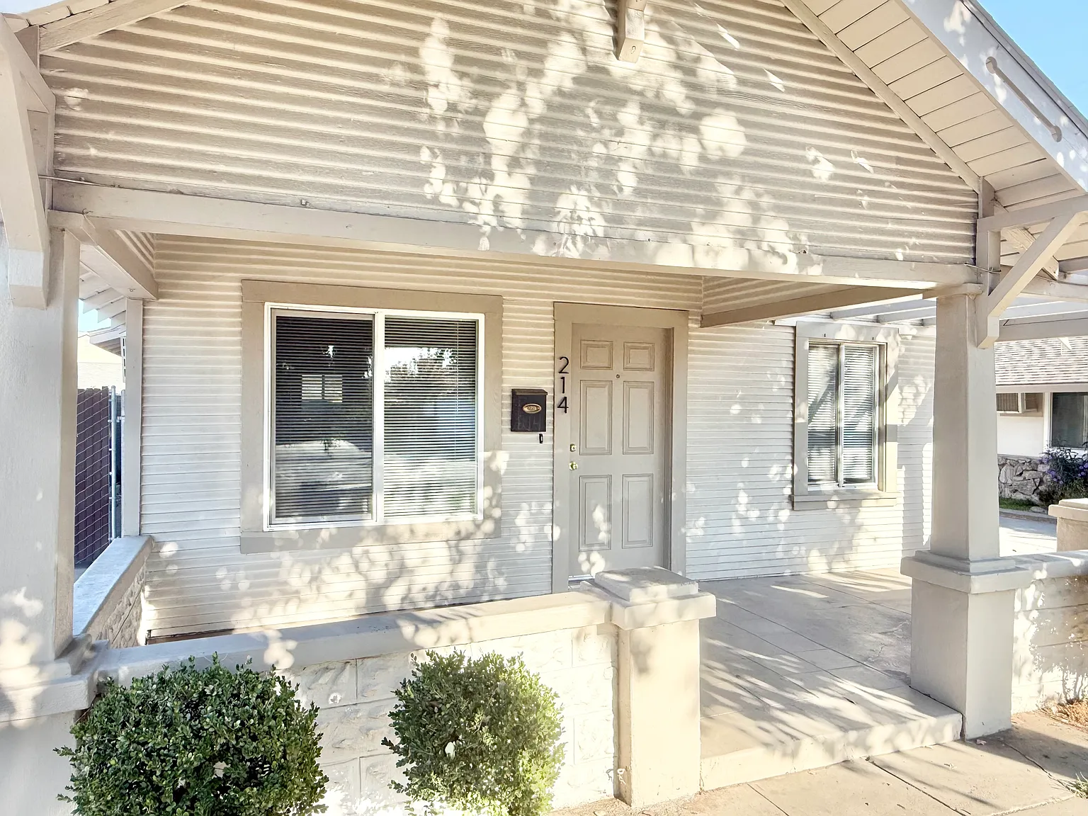 2 bed, 975 sqft, $1,895 — Photo 1