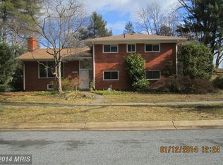 9856 Singleton Dr, Bethesda, MD 20817