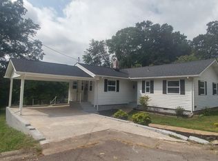 312 E Fernhill Ln, Oak Ridge, TN 37830