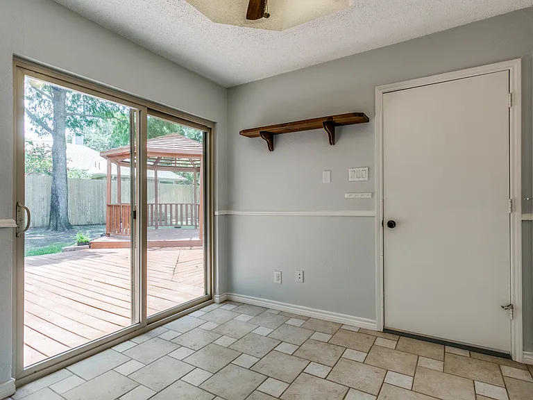 8 Winding Creek Ct — Photo 9