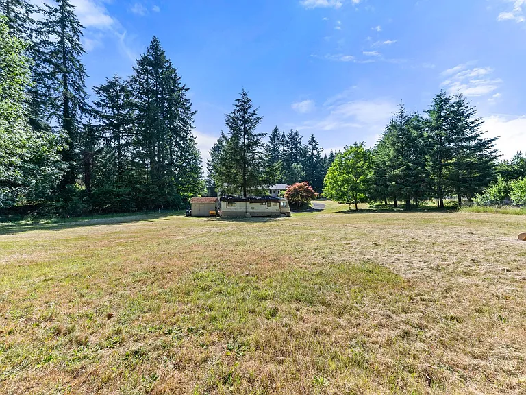 11322 Skagit Dr SE — Photo 36