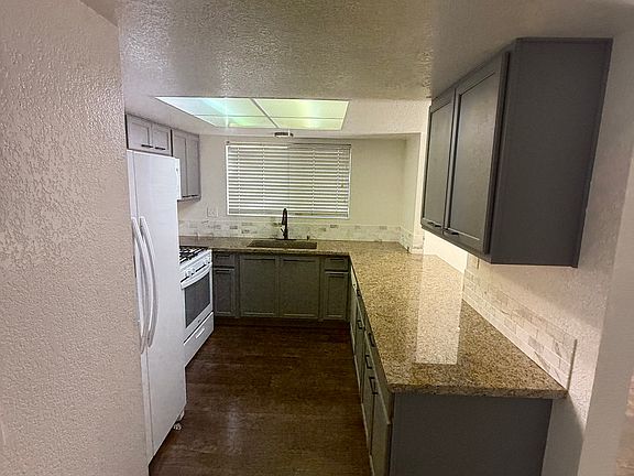 3rd image of 426 Park Place Dr