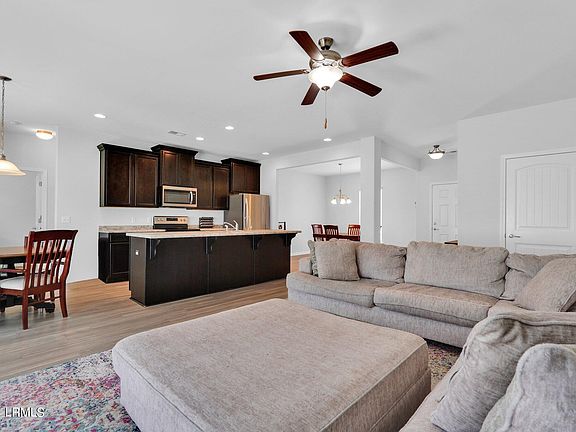 4th image of 202 Okatie Park Circle E