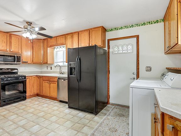 5th image of 21856 La Salle Ave