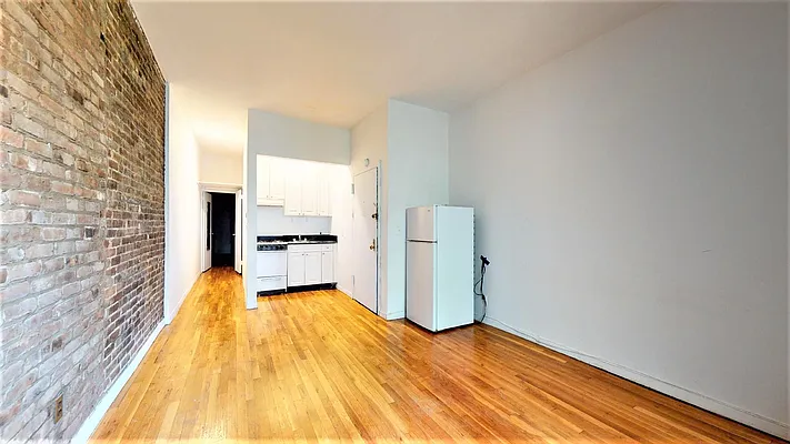 Rented by Bond New York | media 12