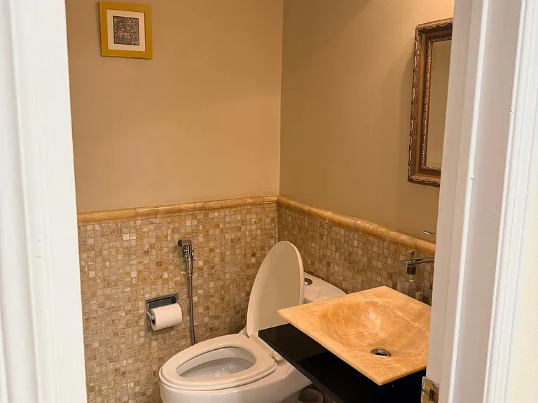 209 Bassett Blvd — Photo 11
