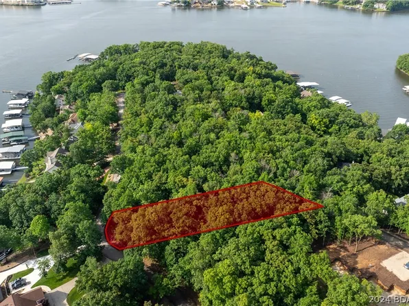 50 Greystone Ln, Sunrise Beach, MO 65079