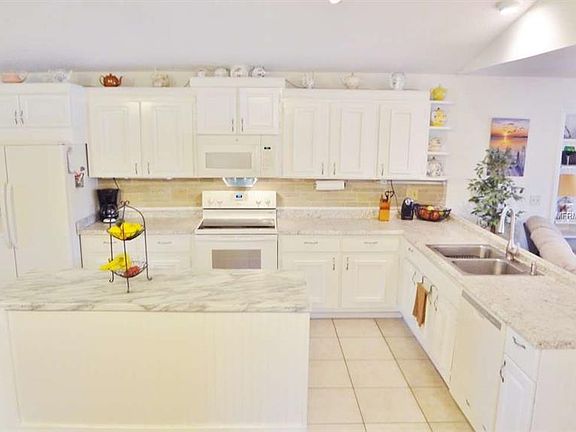 3rd image of 11933 Oceanspray Blvd