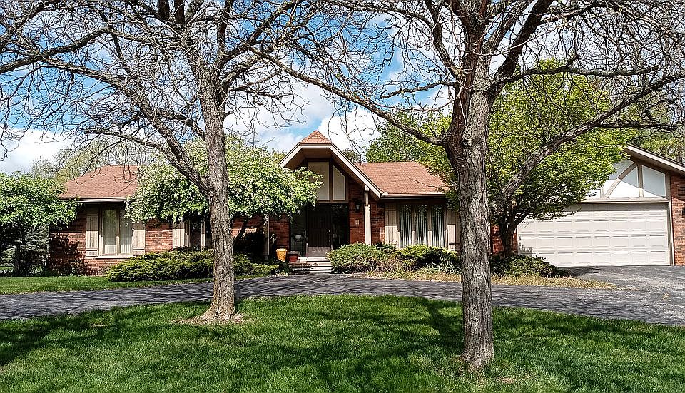 1st image of 23550 Coventry Woods Ln