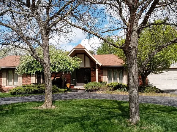 23550 Coventry Woods Ln, Southfield, MI 48034